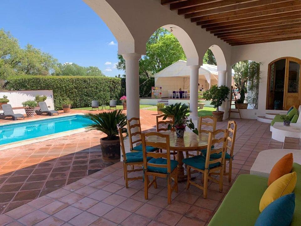 La Casona De Los Colibries El Pueblito  Buitenkant foto